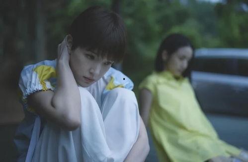 娱乐吃瓜三人组视频大全,揭秘热门视频背后的趣味故事