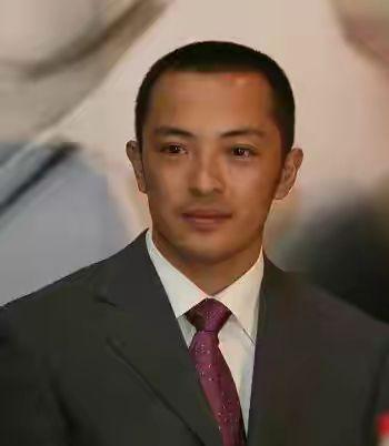 男演员富大龙生活照,光影之外，生活照中的低调魅力